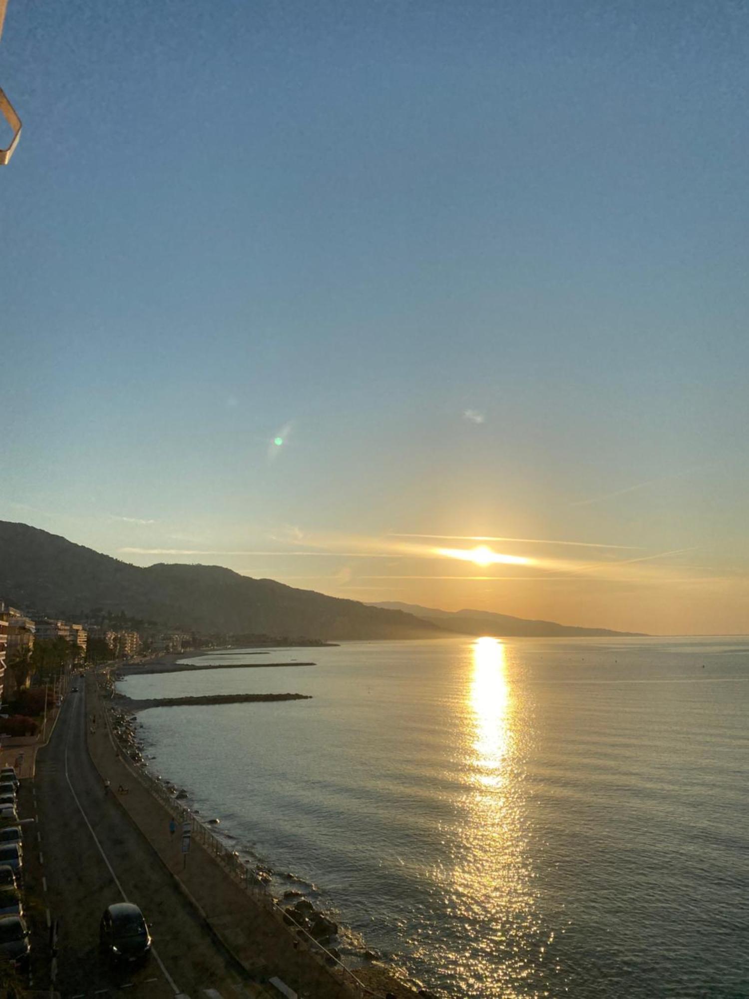 Sea View Studio, Huge Terrace On The 4Th Floor Apartment Ментона Екстериор снимка